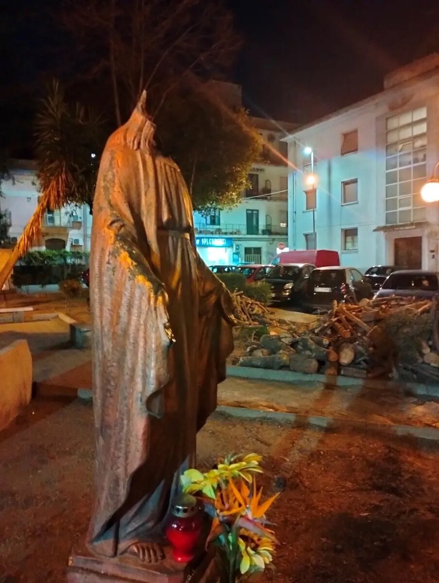 Statua Gesù Chiesa Sacro Cuore