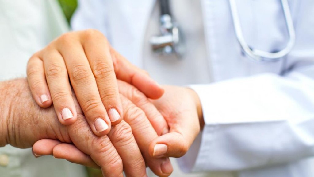 Reggio, iscrizioni aperte al corso gratuito per assistente familiare targato AISLA