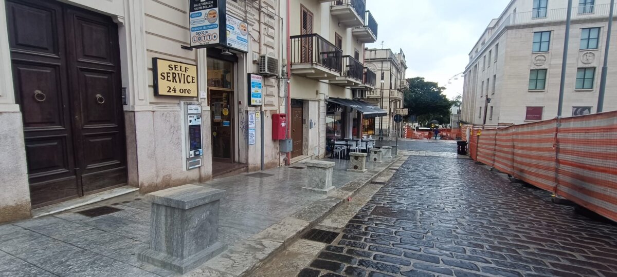 Pilastrini Piazza De Nava 3