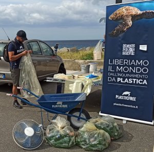 Plastic Free Lungomare Gallico (1)