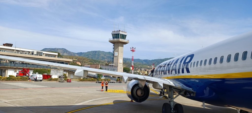 Volo Ryanair Aeroporto Tito Minniti