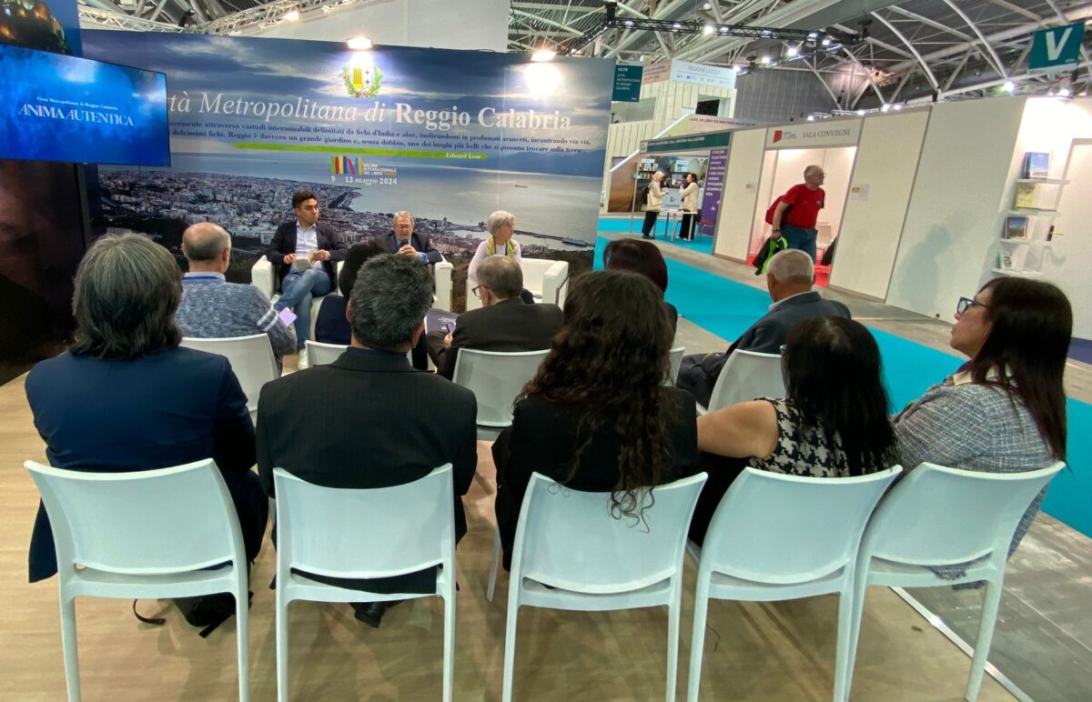 Prof Pasquale Amato Salone Libro 2024 (4)