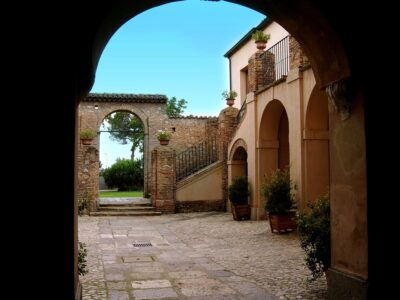 Atrio E Cortile Villa Zerbi Taurianova Lamorfalab Studio Creativo
