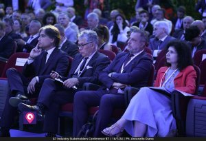 G7 Industry Stakeholder (24)