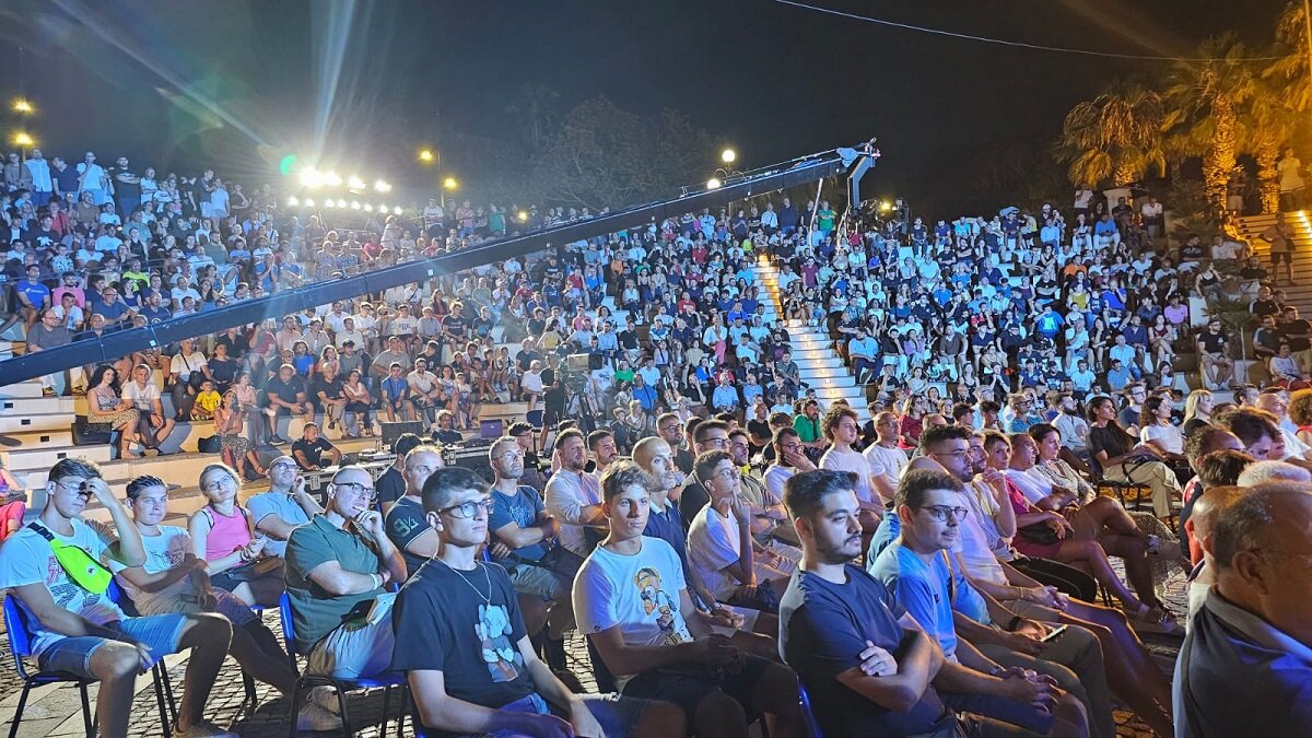 Pubblico Arena Stretto