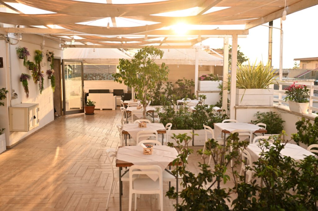 Terrazzo Funny Club Pummaroru