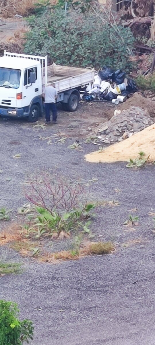 Segnalazione Discarica Cantiere Calamizzi (3)