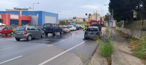 Auto Incendiata Semaforo Pellaro Ss 106
