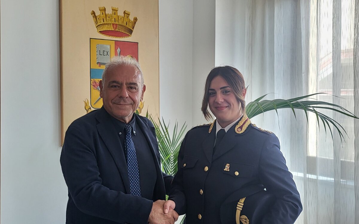 Il Questore La Rosa Con La Dr Ssa Ruberto