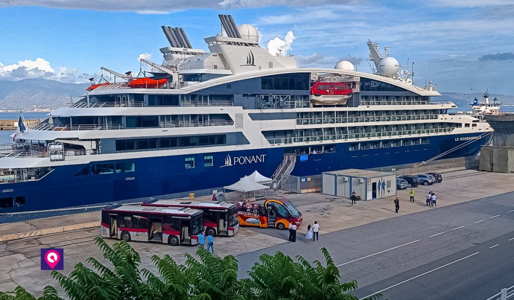 Le Bougainville Porto Reggio Turisti Bus Atam (2)