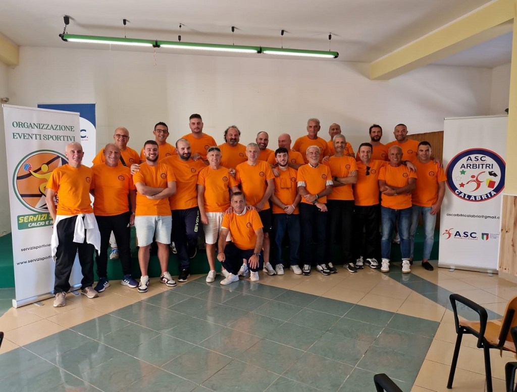 foto di gruppo arbitri asc