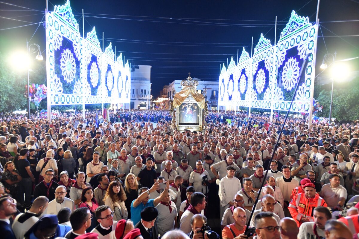 Processione Martedi 5