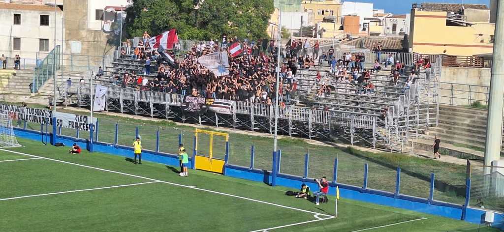 Tifosi Reggina a Siracusa