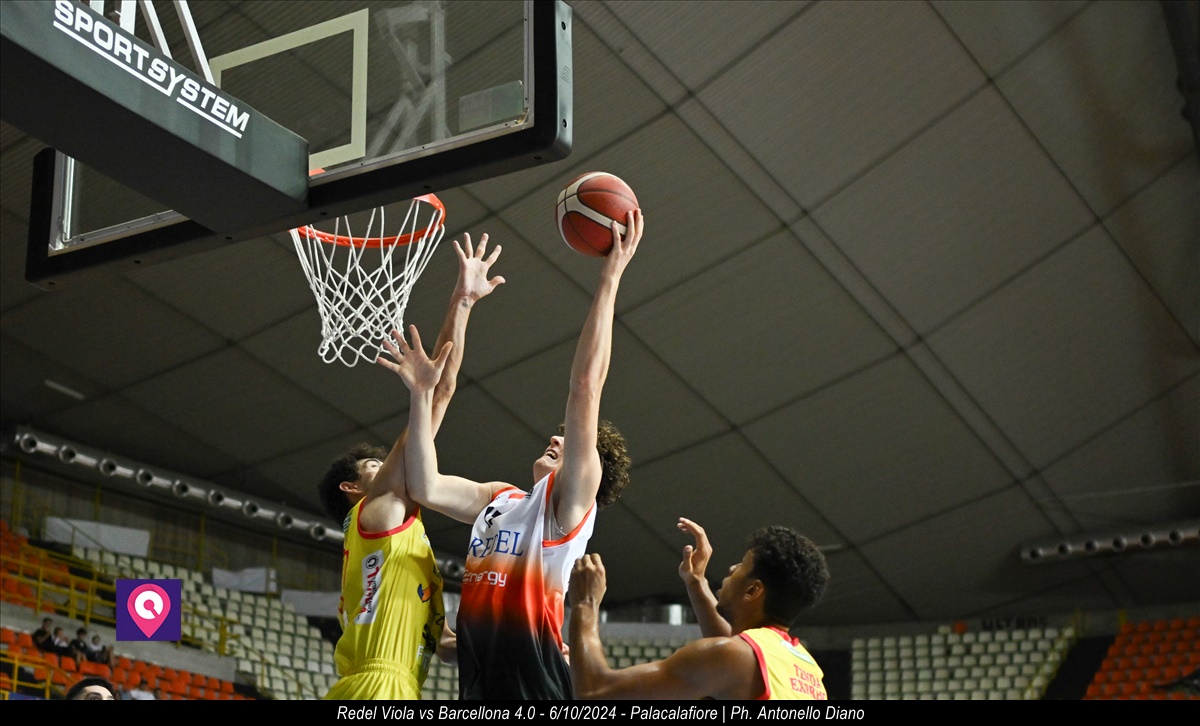 Viola Redel vs Barcellona ()