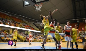 Viola Redel vs Barcellona ()