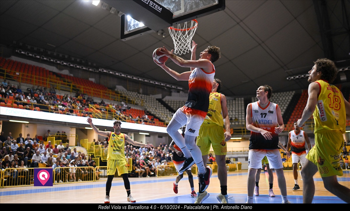 Viola Redel vs Barcellona ()