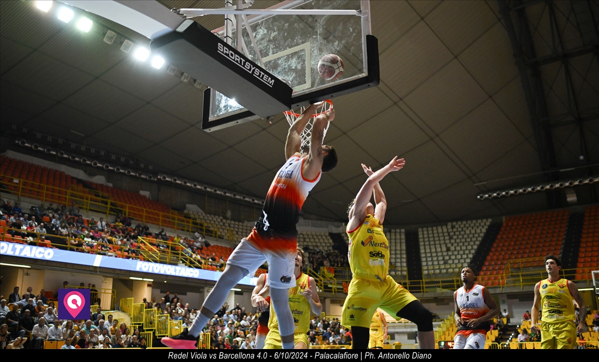 Viola Redel vs Barcellona ()