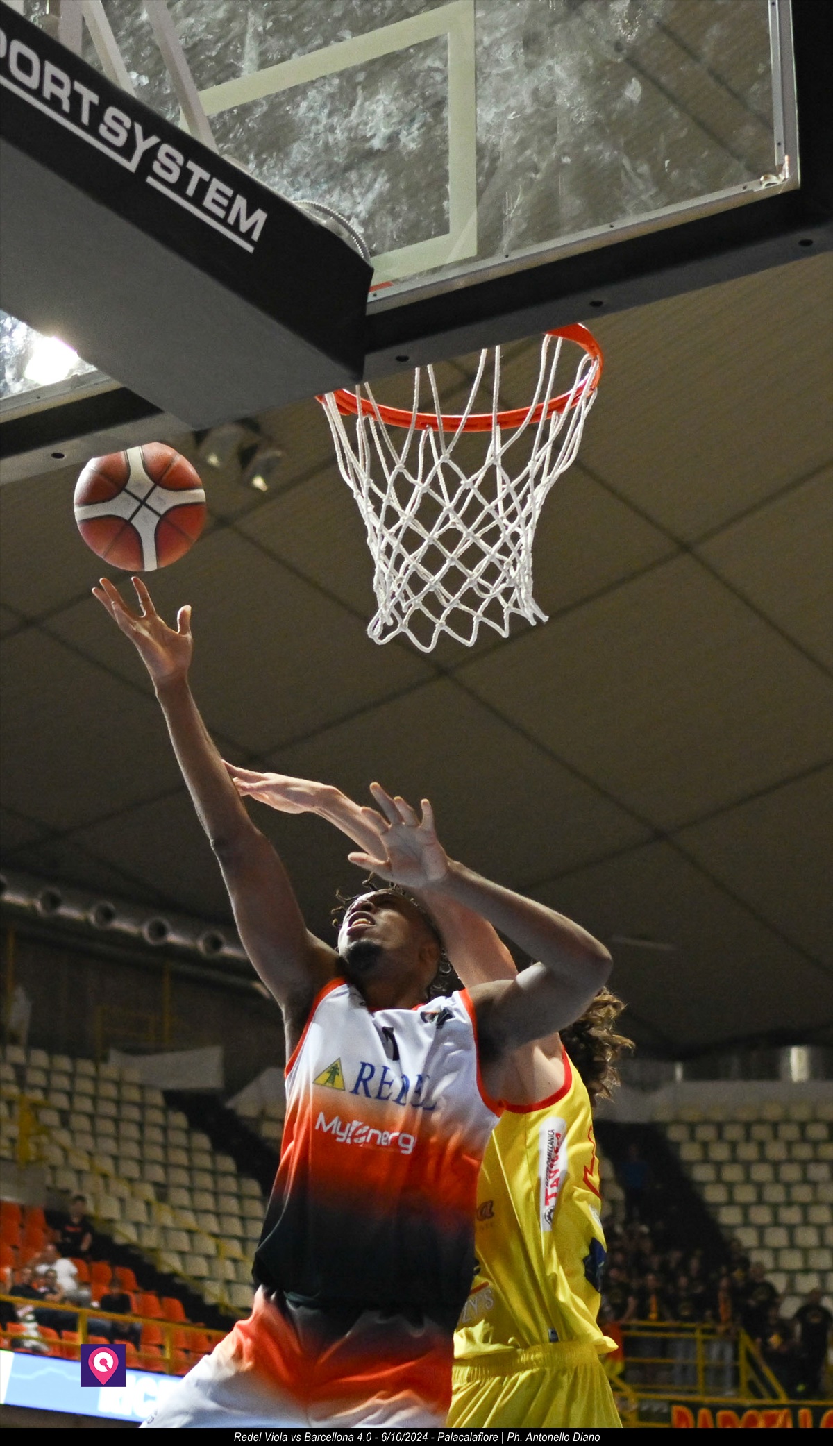 Viola Redel vs Barcellona ()