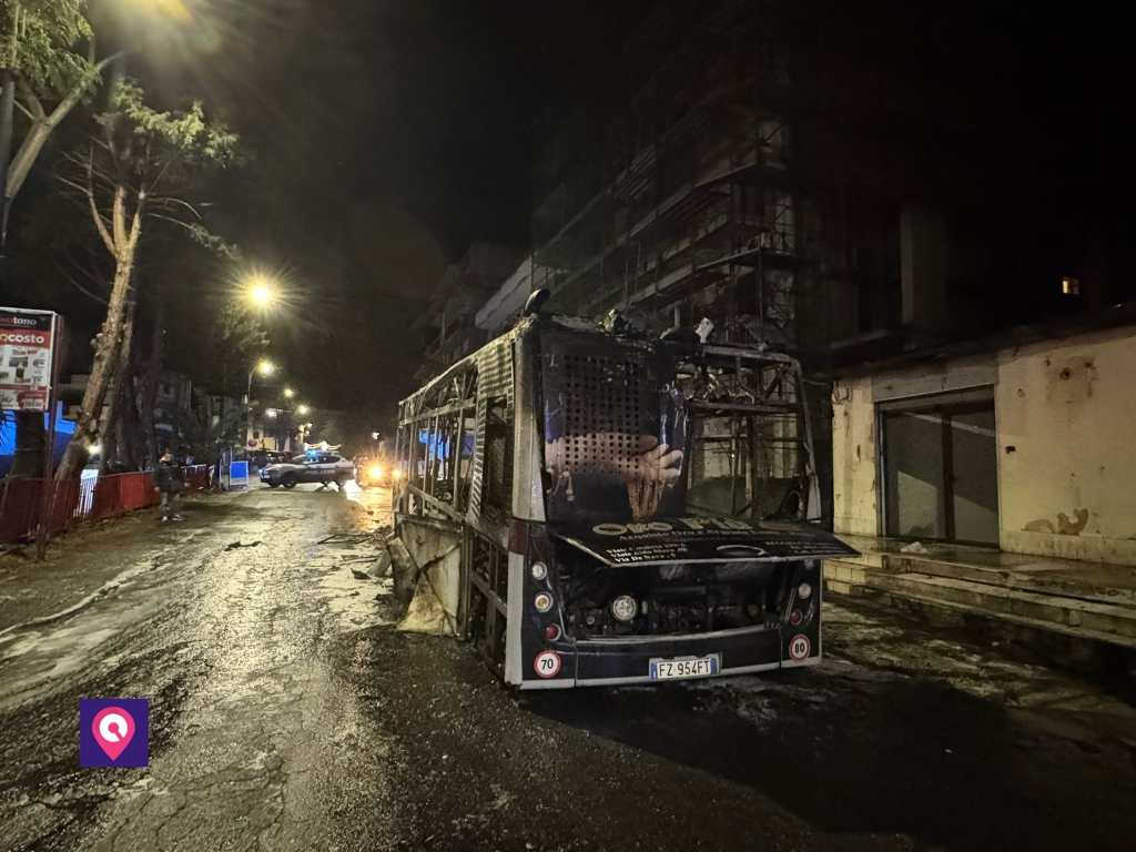 incendio autobus atam reggio calabria ()
