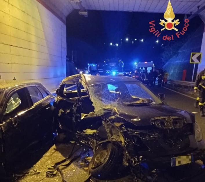 Catanzaro: tragico scontro frontale sulla SS 109, un morto e sei feriti