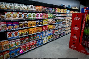 famila superstore ()