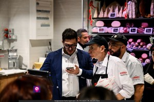 famila superstore ()