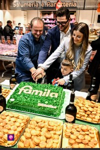 famila superstore ()