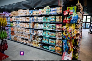 famila superstore ()