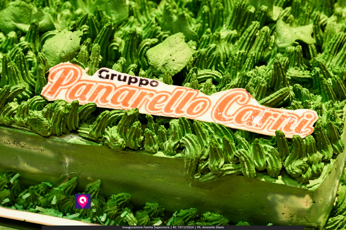 famila superstore ()