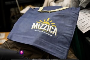 famila superstore ()