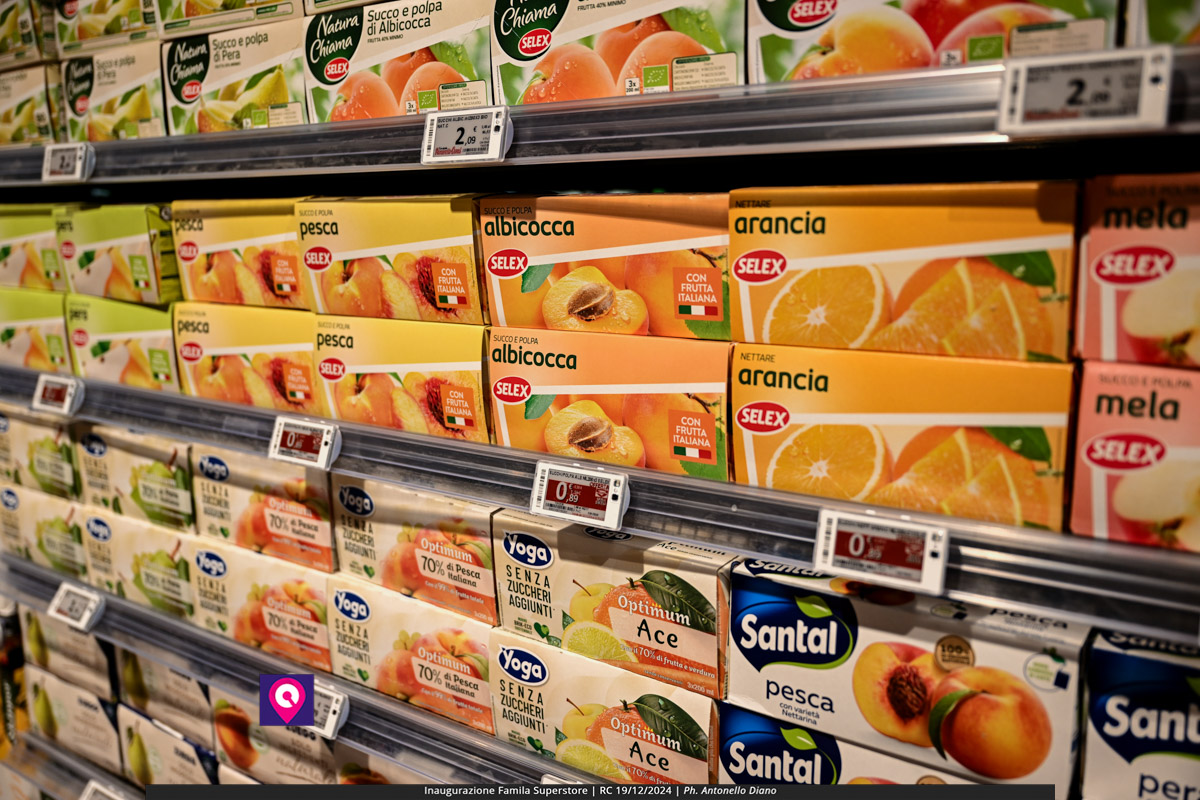 famila superstore ()