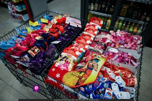 famila superstore ()