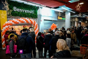 famila superstore ()