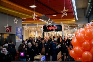 famila superstore ()