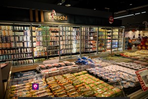 famila superstore ()