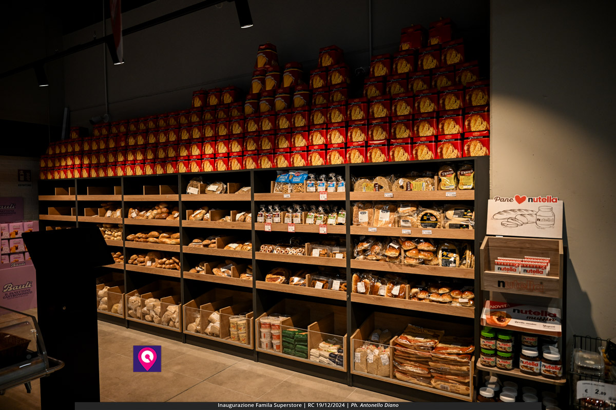 famila superstore ()