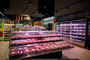 famila superstore ()