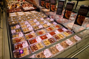 famila superstore ()