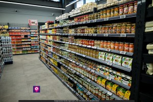 famila superstore ()