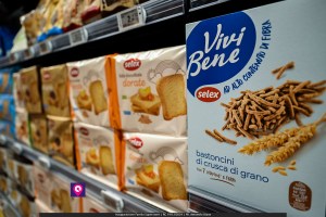 famila superstore ()