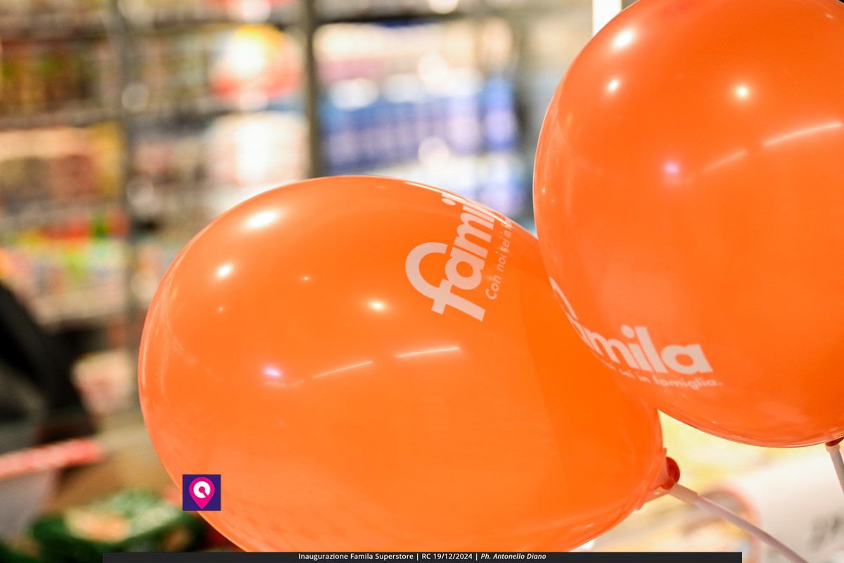 famila superstore ()