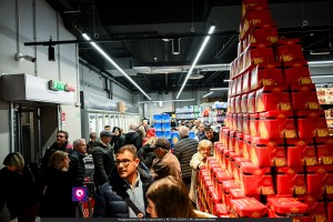 famila superstore ()