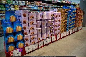 famila superstore ()