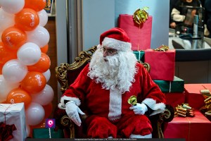 famila superstore ()