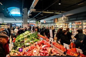 famila superstore ()