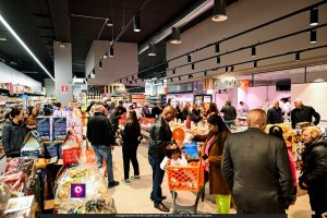 famila superstore ()