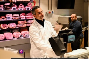 famila superstore ()