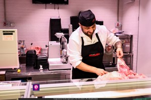 famila superstore ()