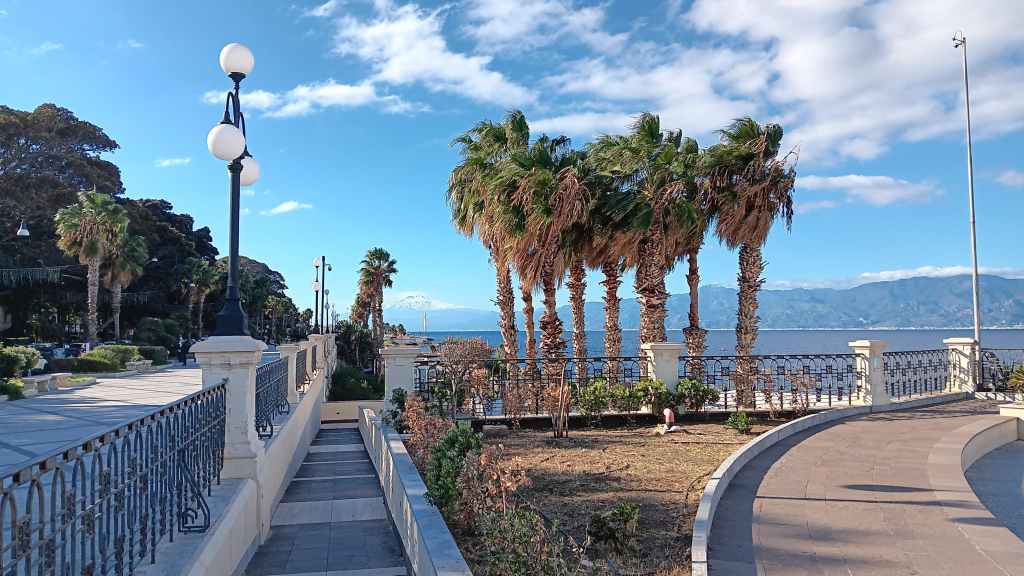 reggio calabria via marina etna arena ()