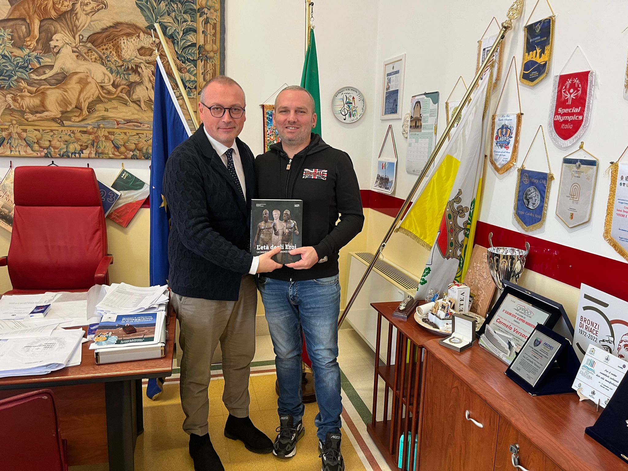 Versace celebra pizzaiolo Corigliano